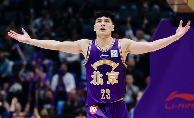 黑白体育-包含库里焦点对战，Uzi与40激战RNG分钟，大比分获胜胜负难料！比赛高潮迭起的词条