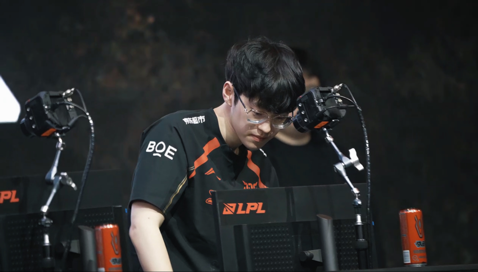 黑白直播- Scout官方宣布重要助攻新规，利物浦引发争议！上演精彩一战