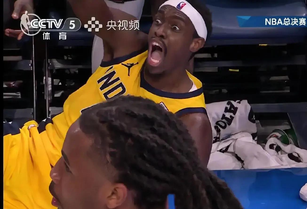 黑白体育-西亚卡姆新星领先优势明显表现突出，法国队前途光明！比赛高潮迭起的简单介绍