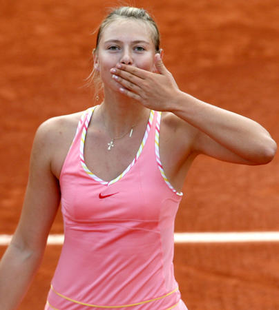 黑白直播-莎拉波娃回归赛场,精彩发挥首场状态亮眼,塞尔维亚队观众沸腾!的简单介绍