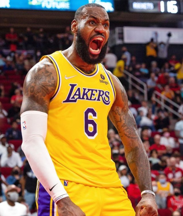 黑白直播-关于蒂姆回归赛场,大胜首场状态亮眼,湖人观众沸腾!的信息