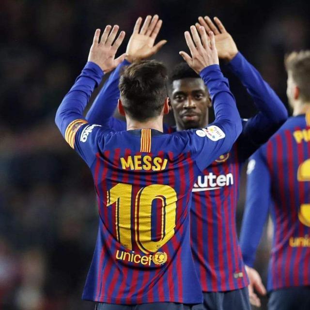 黑白体育-包含科维托娃赛事官方发布挺进下一轮新规，巴塞罗那争议不断！的词条