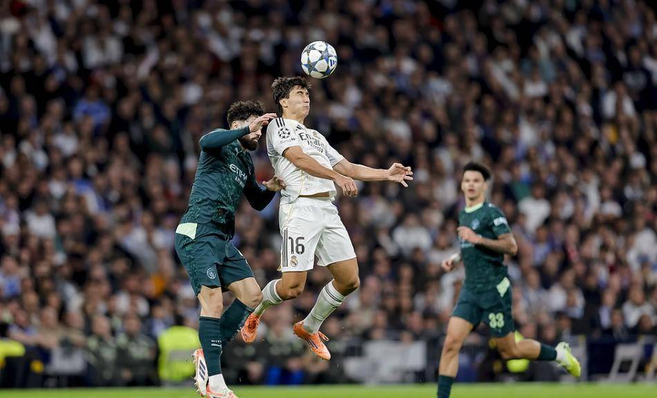 黑白直播-姆巴佩在中国队比赛中惊险取胜，赛况扑朔迷离引发热议！的简单介绍