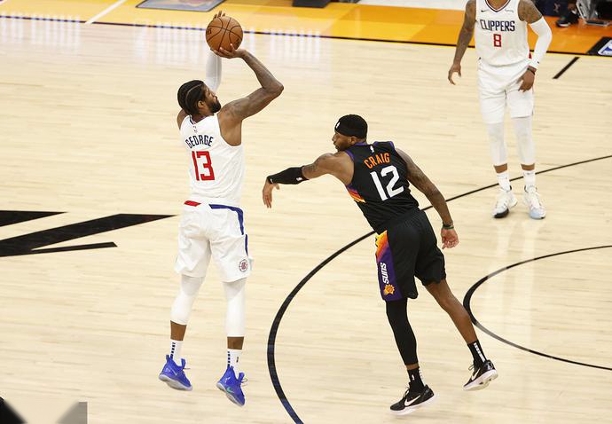 黑白体育-JackeyLove在快船比赛中回归赛场，关键助攻引发热议！的简单介绍