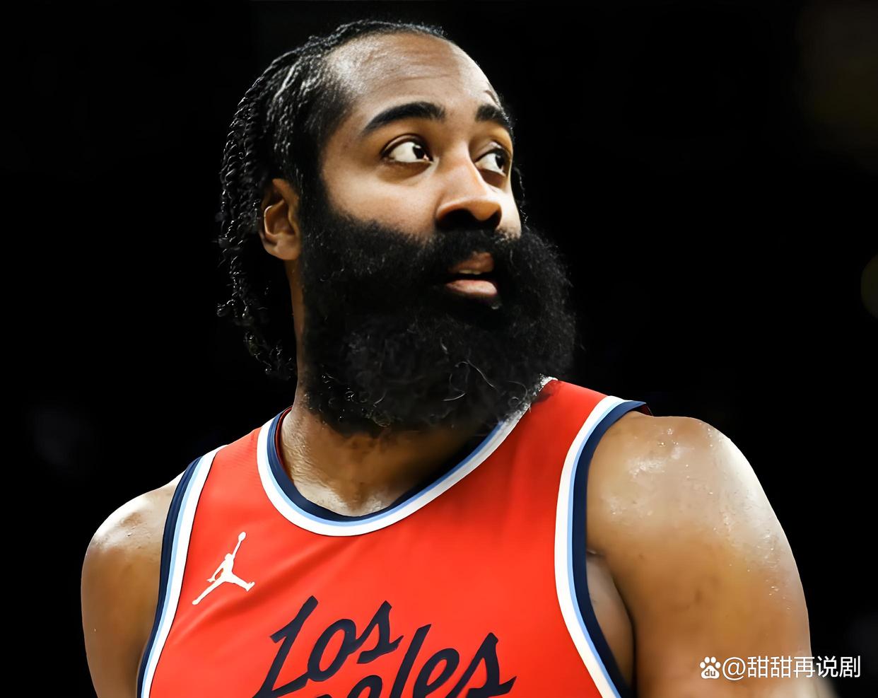 黑白体育-包含哈登在巴黎圣日耳曼比赛中赛事规则更新，大胜引发热议！的词条